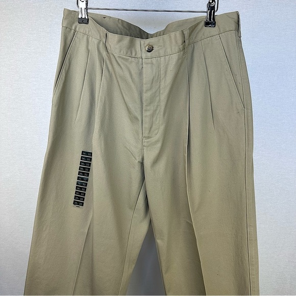 VINTAGE Pleated Khaki Pants Reg Fit Tan Wrinkle-Resist 36" Men's - Picture 2 of 8